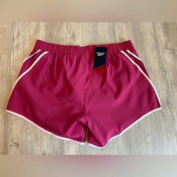 NWT Reebok Women’s ID Train Woven Shorts Dark Pink White Stripes Size Large New. - Picture 4 of 12